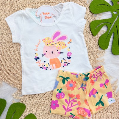 Conj. Blusa Coelhinha Be Kind e Short - Off White e Amarelo